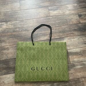 Gucci shopping bag